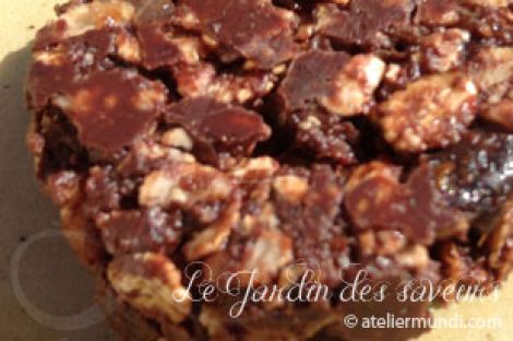 Barre de céréales au chocolat par Atelier Mundi, tout en chocolat